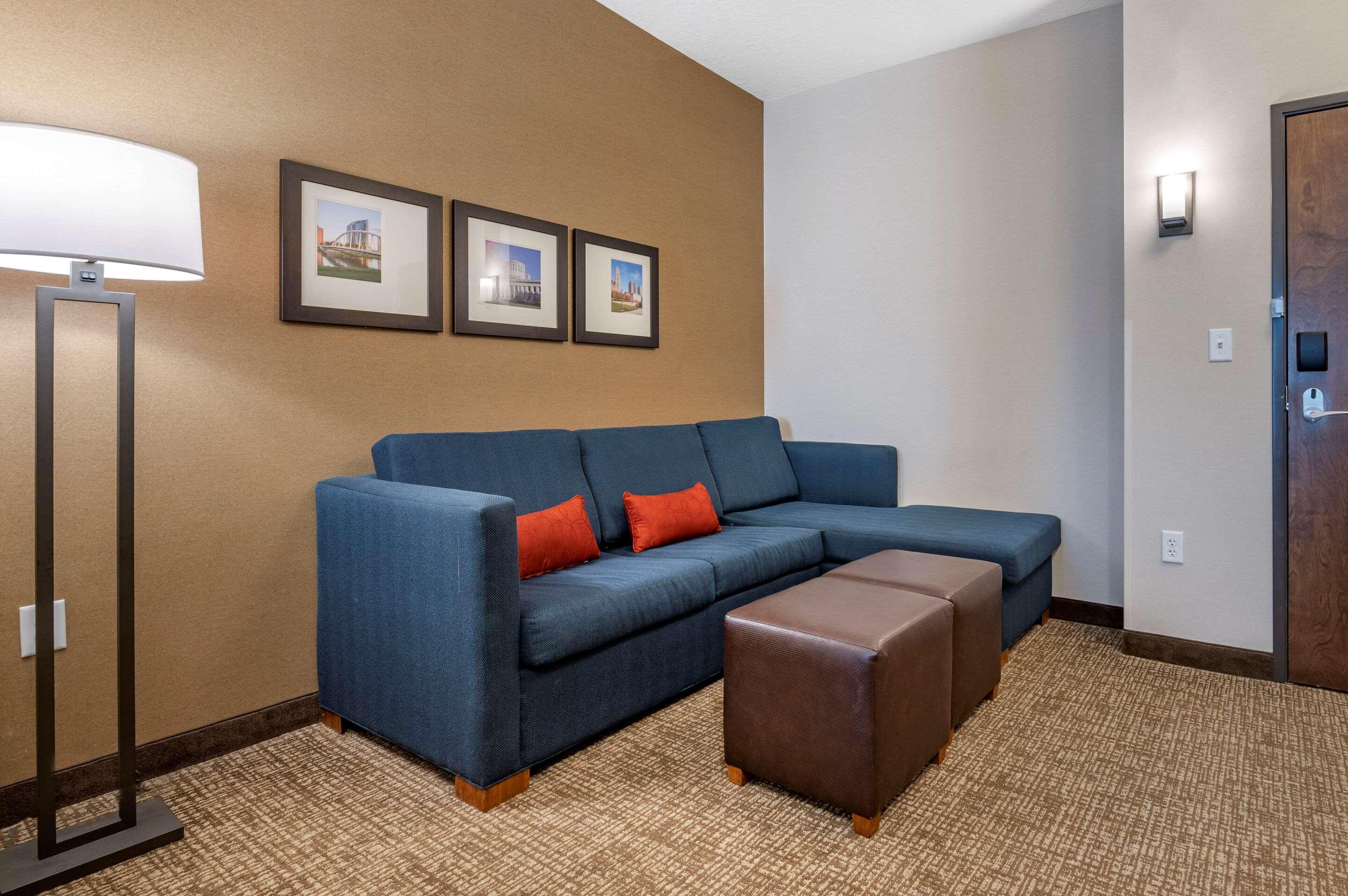 Comfort Suites Columbus Airport Exterior foto
