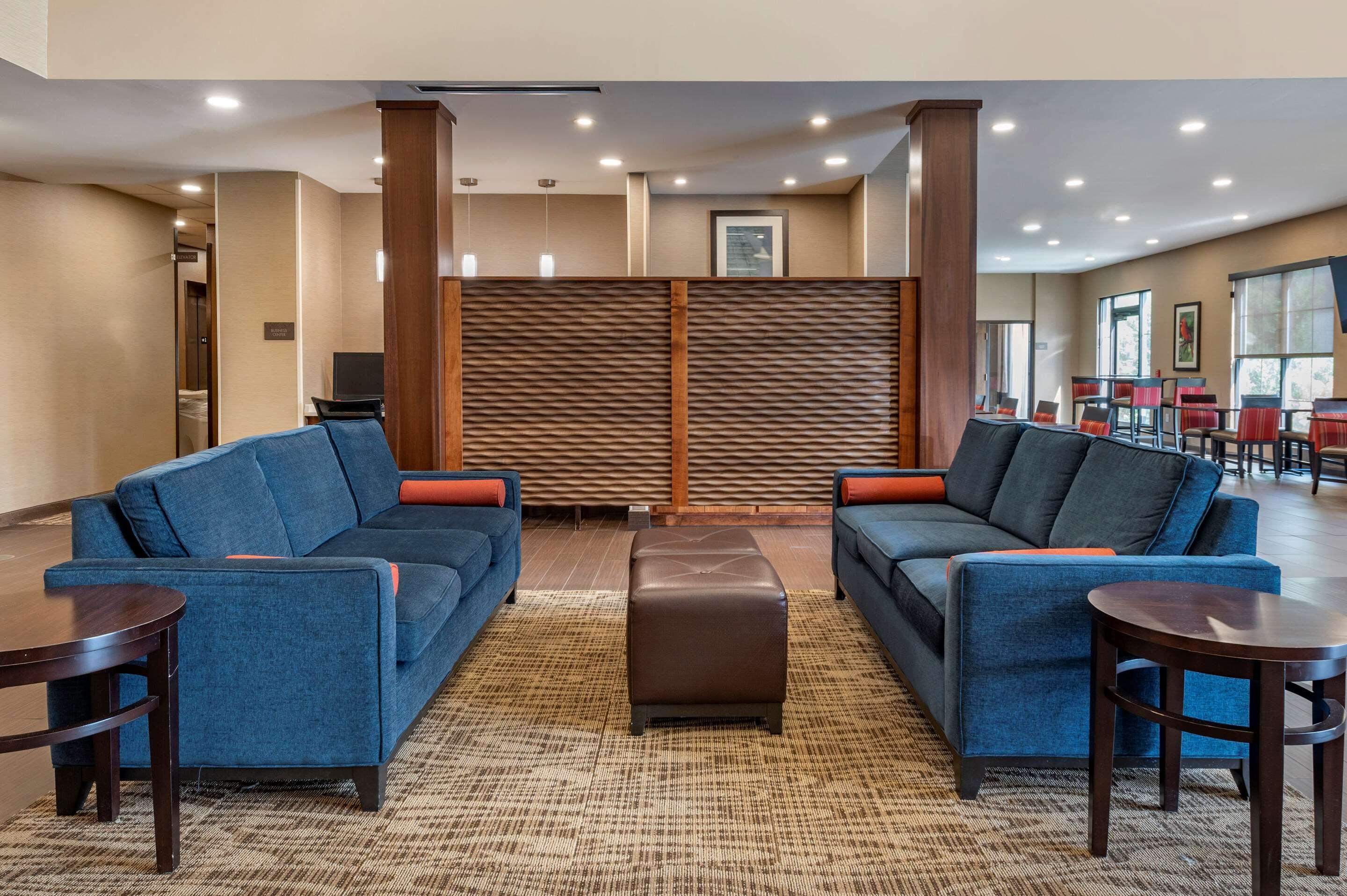 Comfort Suites Columbus Airport Exterior foto